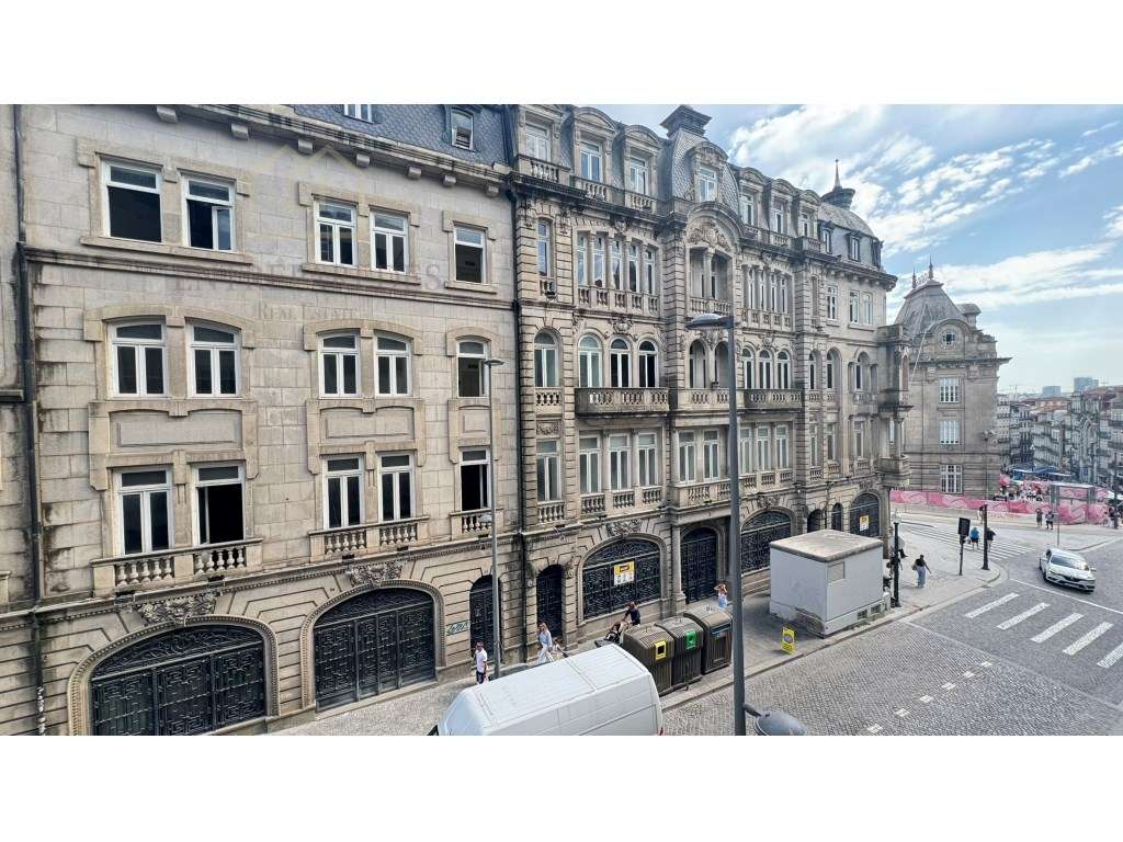Apartamento T3 na baixa do Porto para comprar - Sé - Portugal - Grande imagem: 2/60