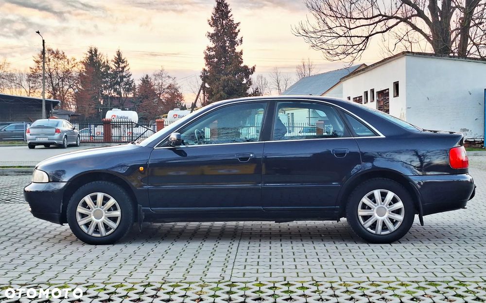 Audi A4 Limousine - 3