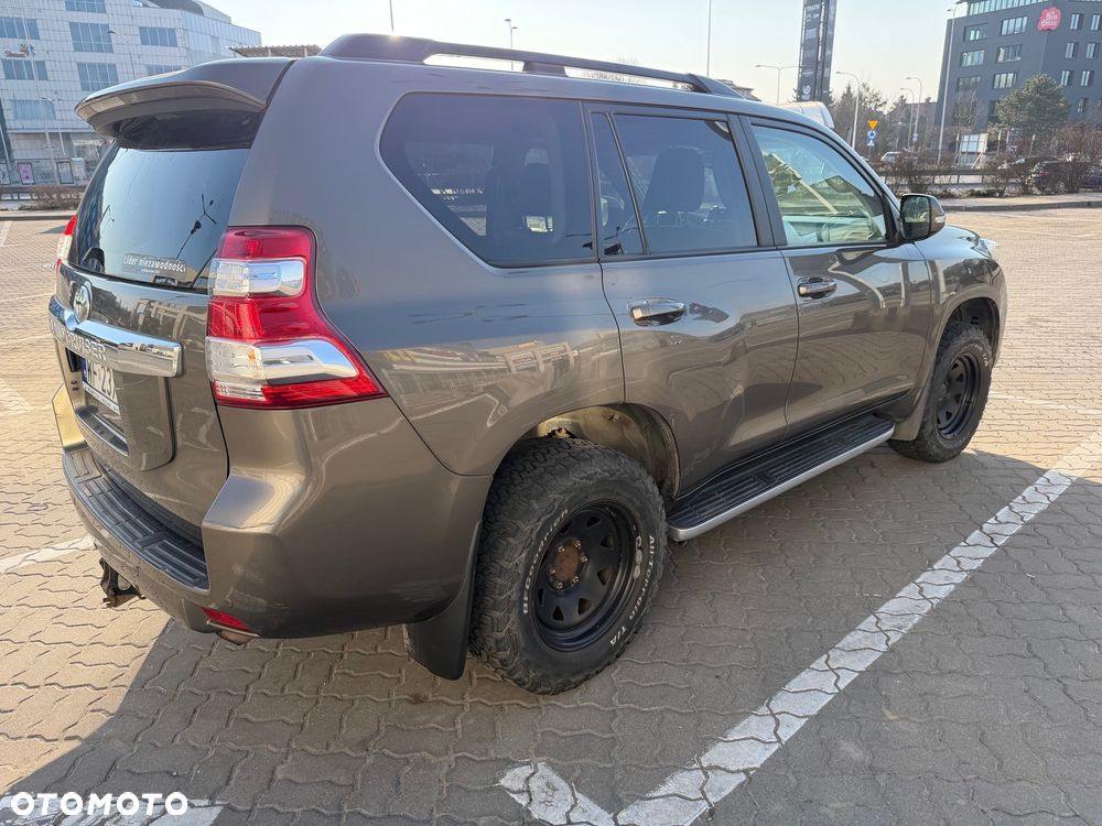 Toyota Land Cruiser - 3