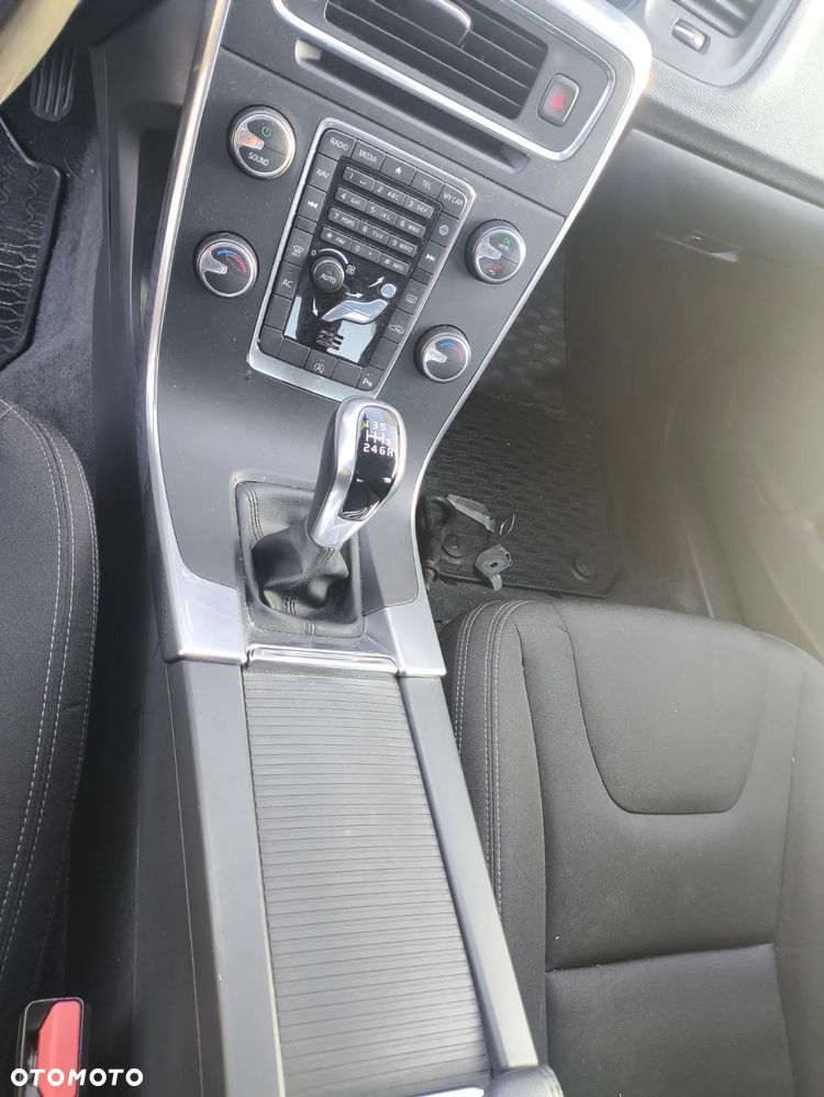Volvo V60 D2 Kinetic - 8