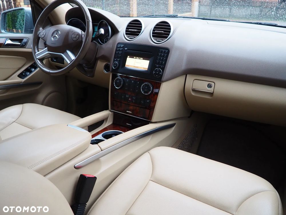 Mercedes-Benz ML - 16