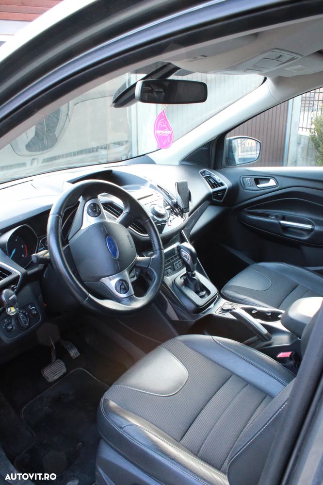 Ford Kuga 2.0 TDCi 4x4 Aut. Titanium - 12