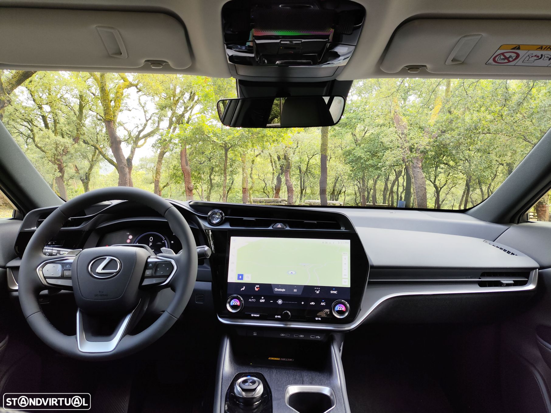 Lexus RZ 450e Premium Monotone c/ mala elétrica - 9