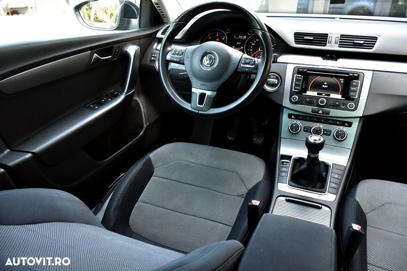 Volkswagen Passat 2.0 Blue TDI SCR Comfortline - 16