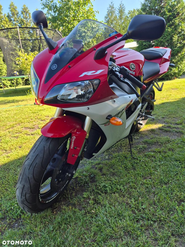 Yamaha R1 - 3