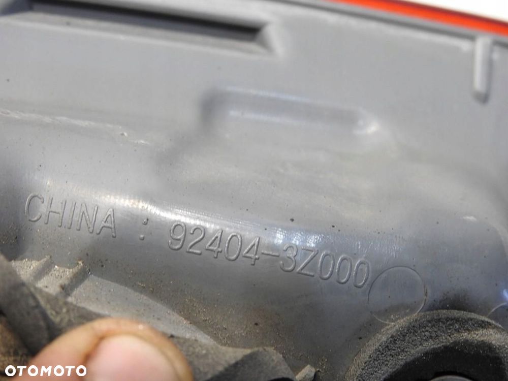 LAMPA KLAPY PRAWY TYŁ HYUNDAI I40 KOMBI 924043Z000 - 5