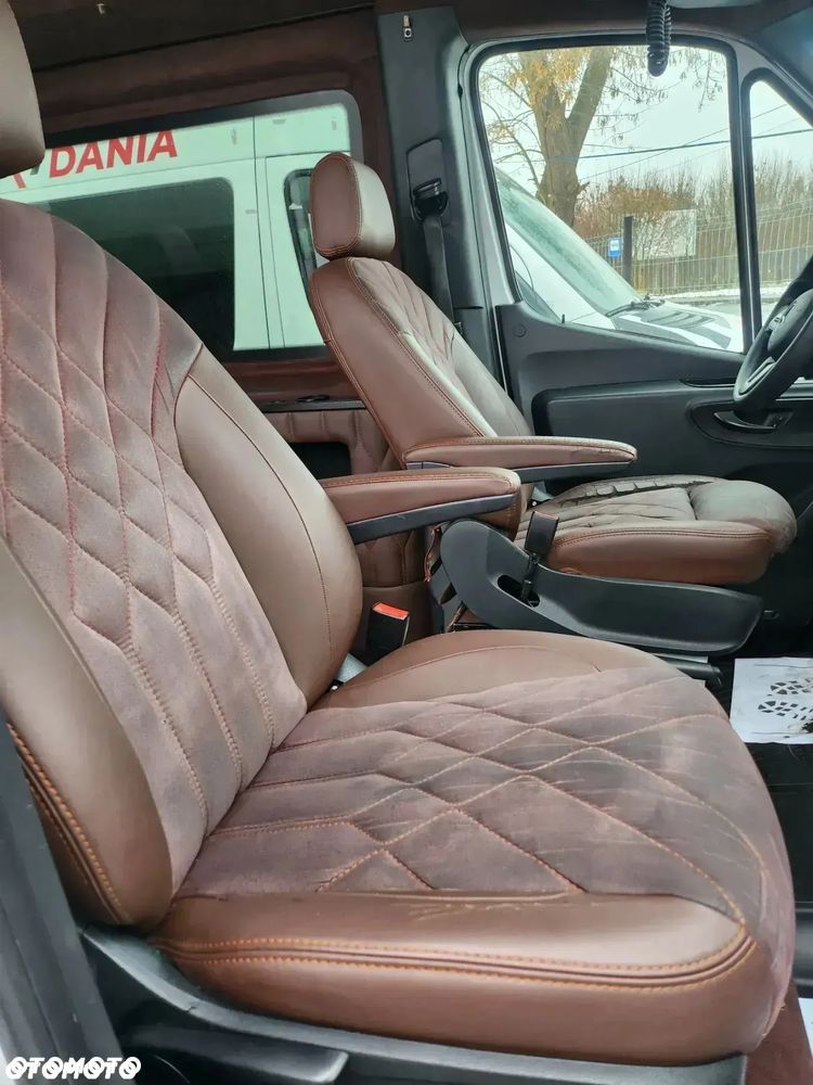 Mercedes-Benz Sprinter - 13