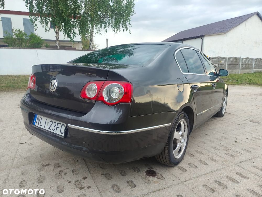 Volkswagen Passat 2.0 TDI Individual - 9