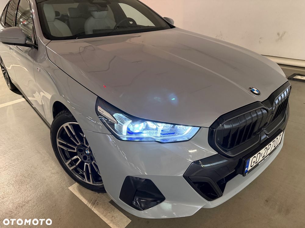 BMW Seria 5 520i mHEV - 6