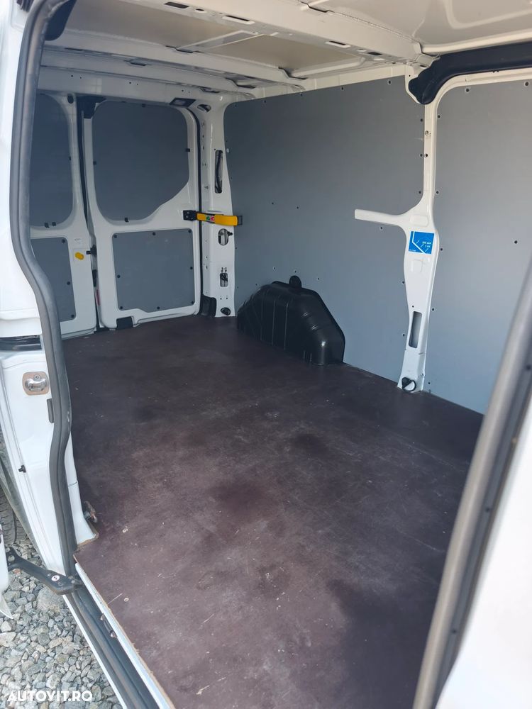 Ford Transit Custom - 13