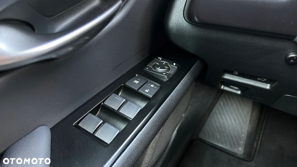 Lexus UX 200 GPF F Sport 2WD - 15
