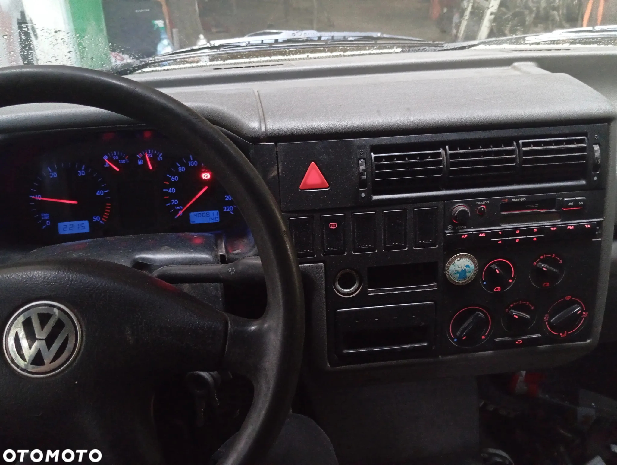 Volkswagen Caravelle - 7