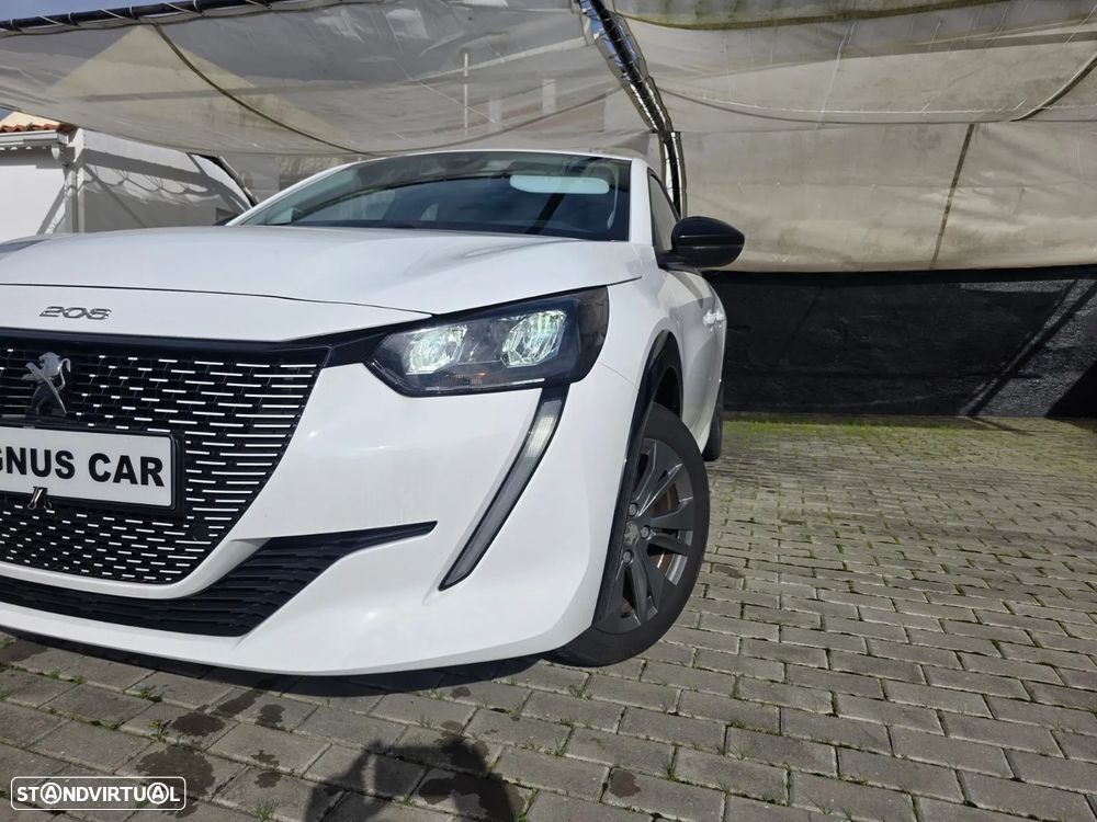 Peugeot e-208 Allure - 24