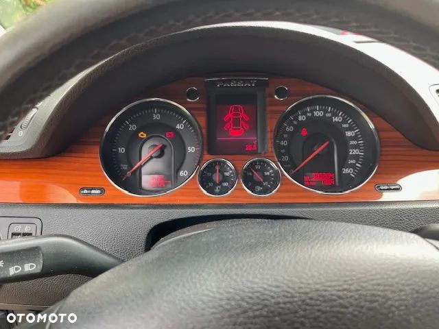 Volkswagen Passat 2.0 TDI Trendline - 9