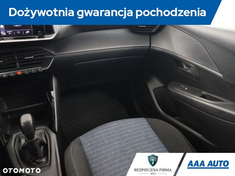 Peugeot 208 - 10