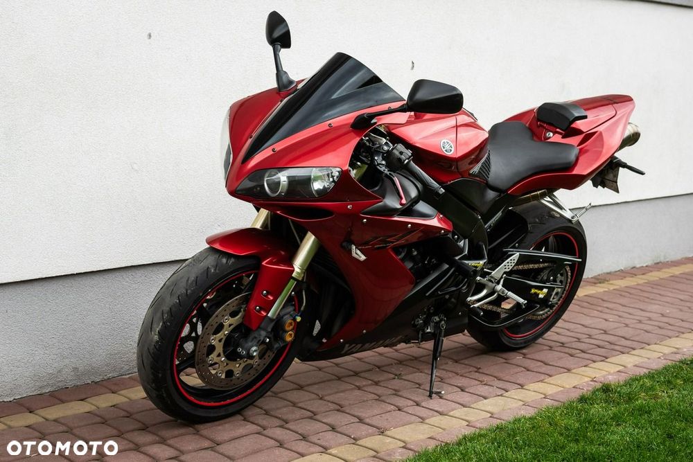 Yamaha R1 - 6