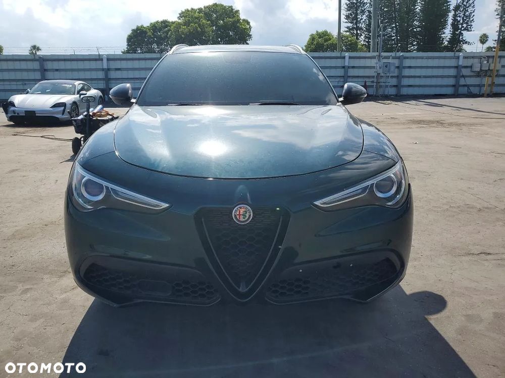 Alfa Romeo Stelvio 2.0 Turbo 16V AT8-Q4 Ti - 5