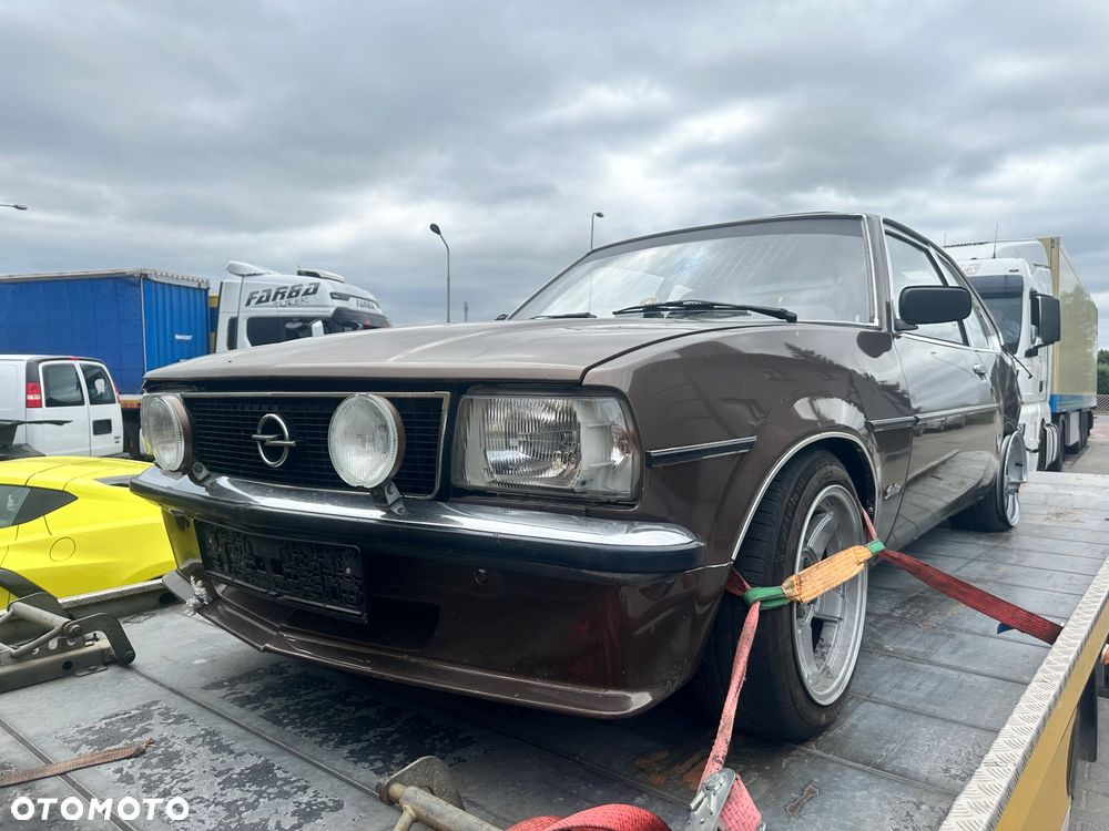 Opel Ascona - 12