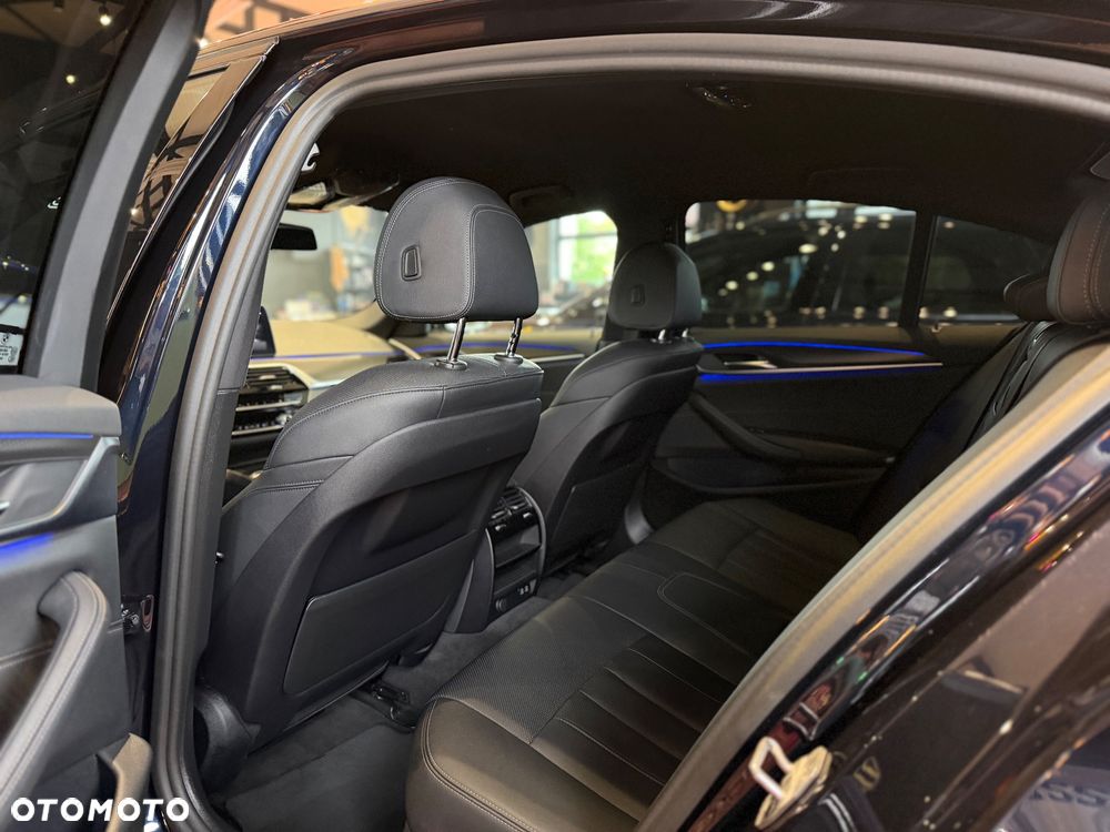 BMW Seria 5 518d mHEV - 21