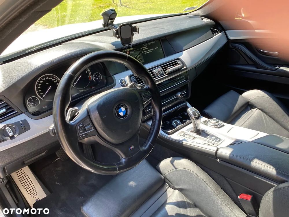 BMW Seria 5 528i xDrive - 10