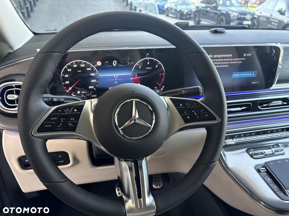 Mercedes-Benz Klasa V - 15