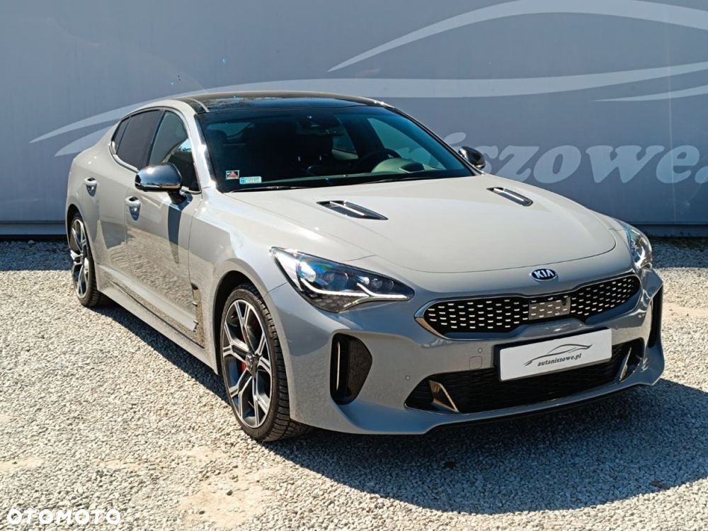 Kia Stinger - 12