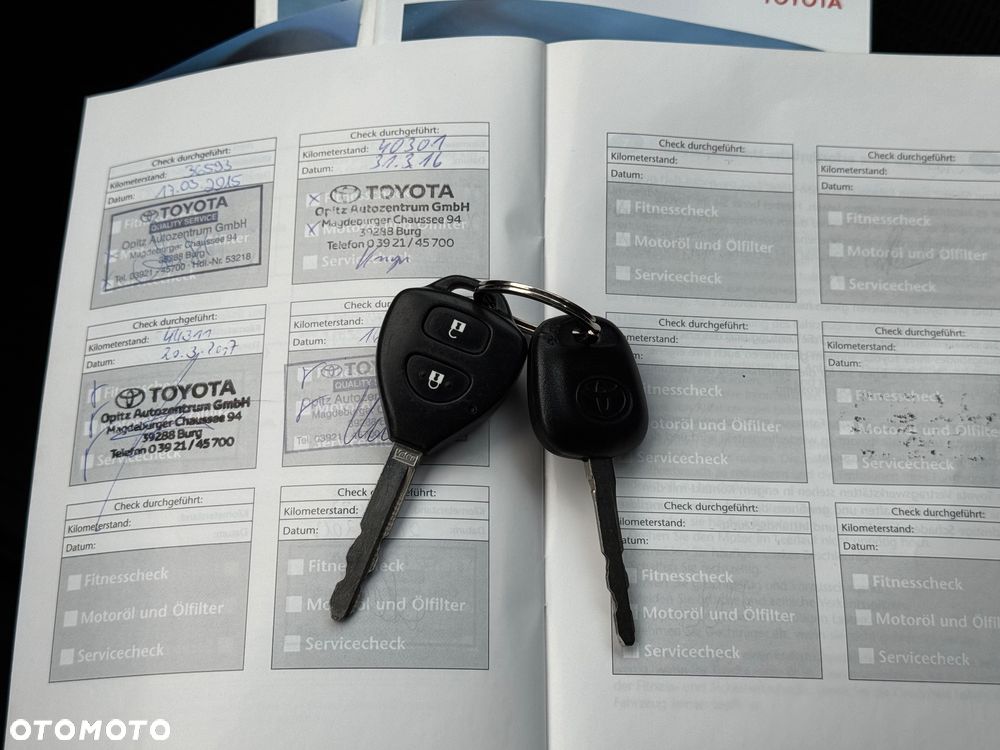 Toyota Auris 1.6 VVT-i Executive - 11