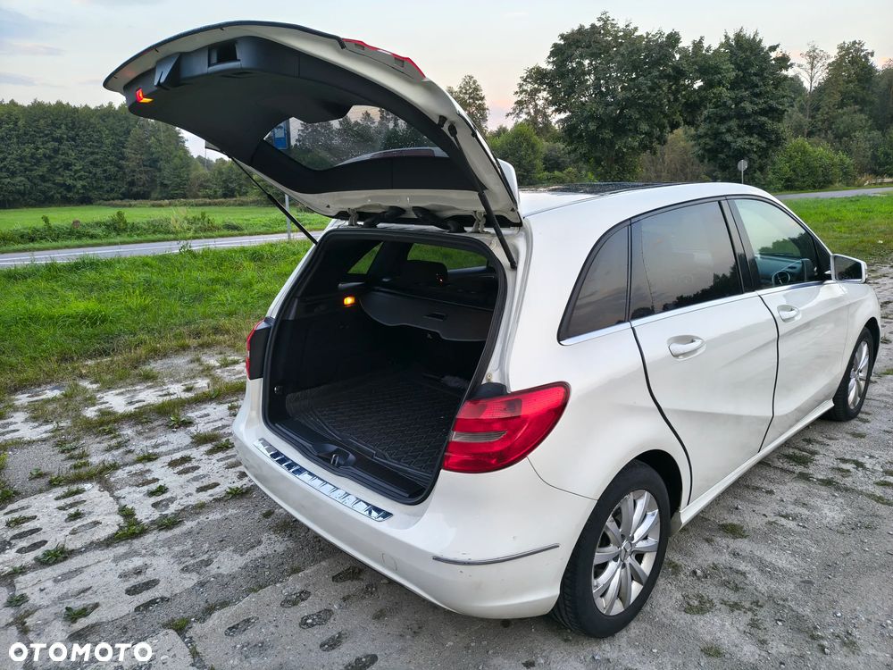 Mercedes-Benz Klasa B 180 CDI (BlueEFFICIENCY) - 12