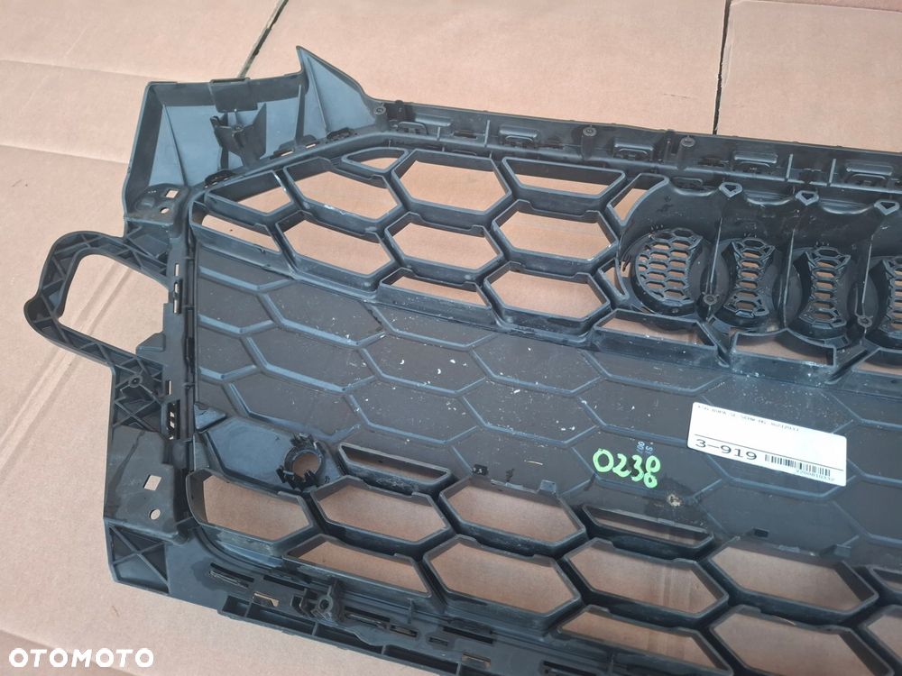 grill atrapa audi a4 s4 b9 8w lift oryginał ładny stan - 9