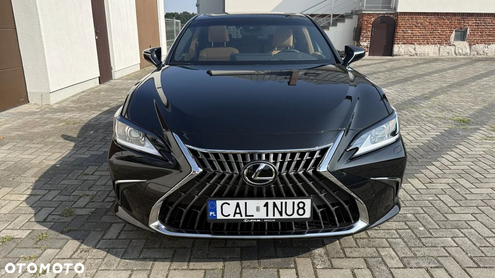 Lexus ES 300h Business Edition - 11