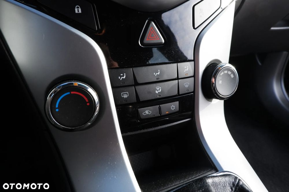 Chevrolet Cruze 1.6 LS - 18