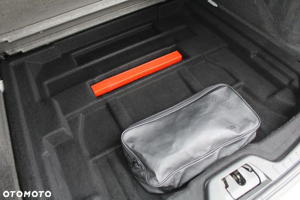 Volvo V60 D4 Kinetic - 16