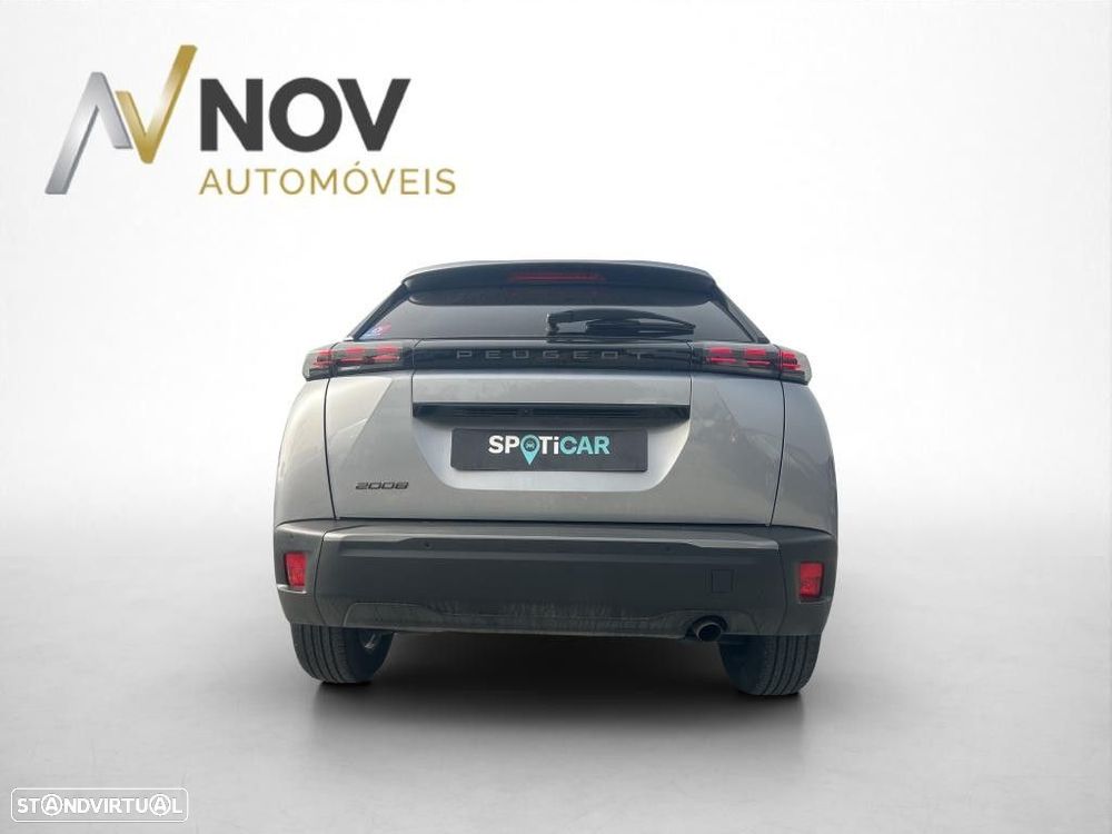 Peugeot 2008 - 8