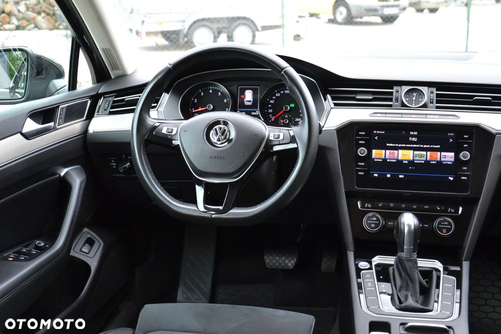 Volkswagen Passat - 20