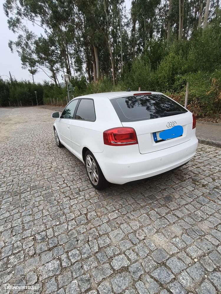Audi A3 1.6 TDI DPF Attraction - 3