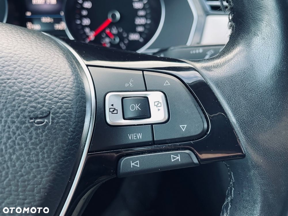 Volkswagen Passat 2.0 TDI (BlueMotion Technology) Highline - 24