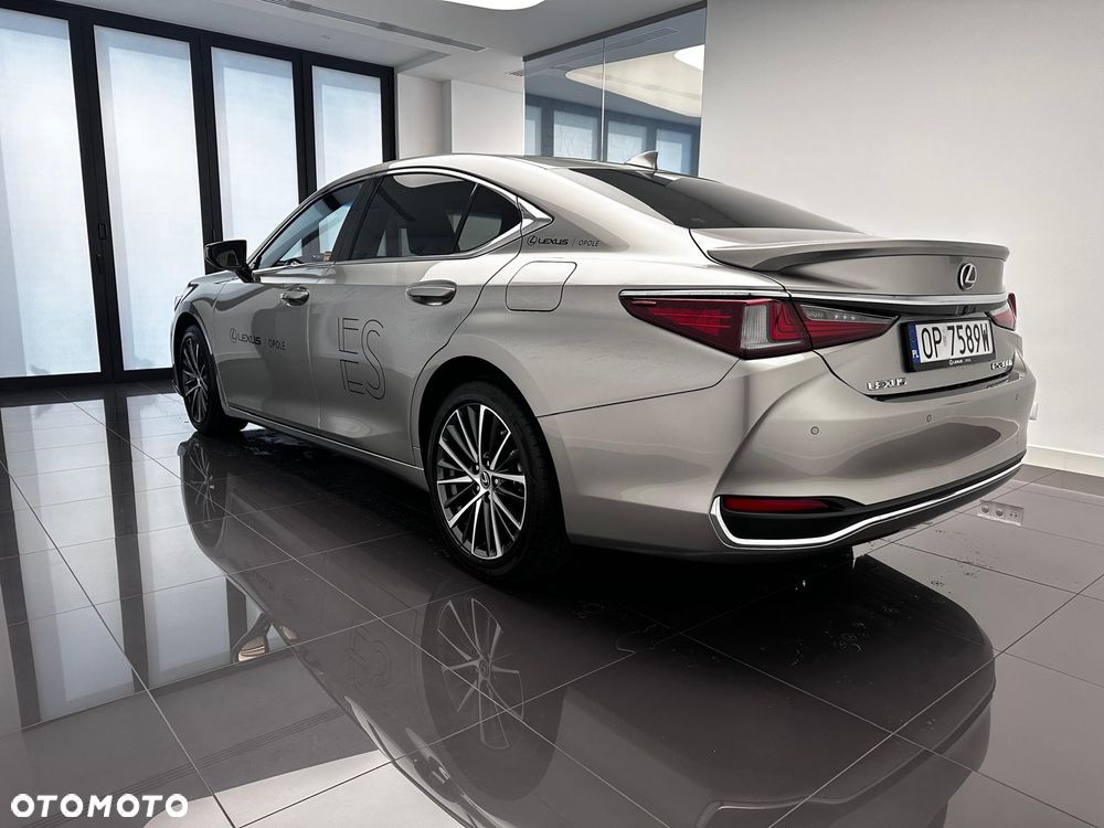 Lexus ES - 2