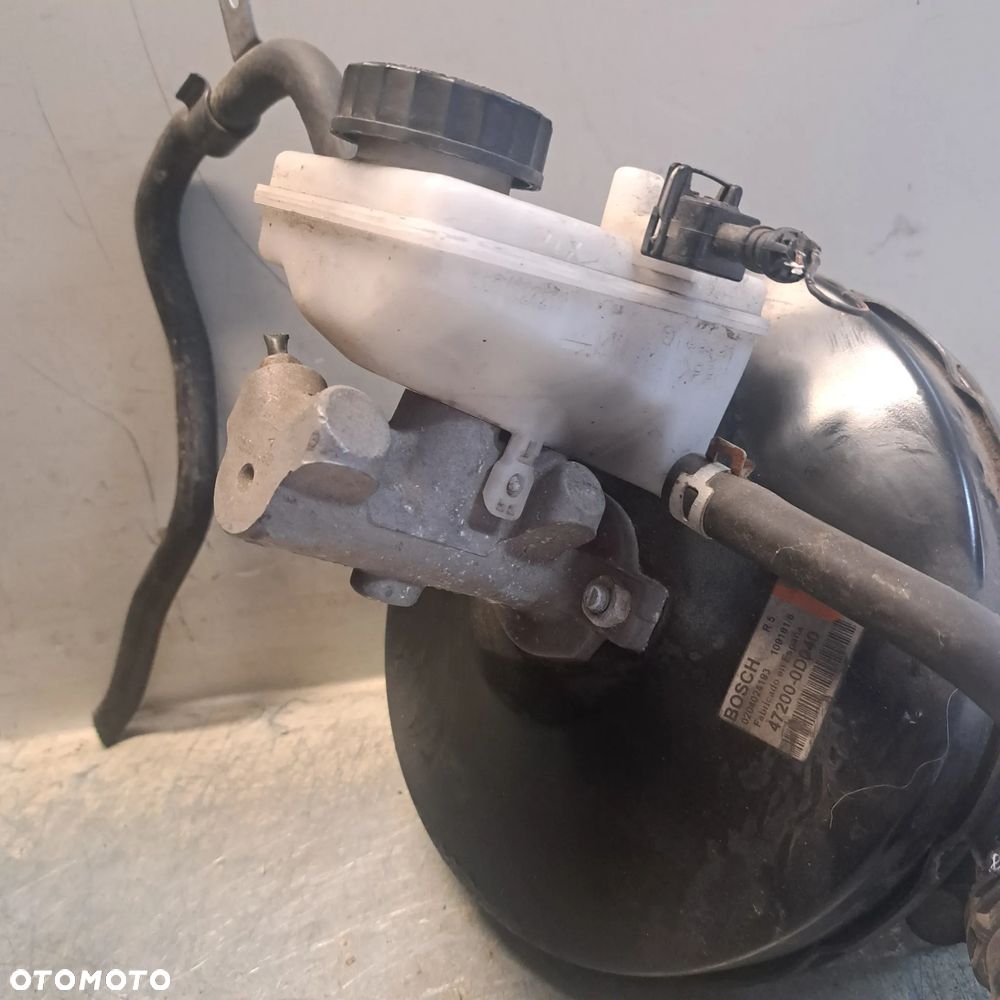TOYOTA YARIS I SERWO POMPKA HAMULCOWA 47200 OD040 - 3