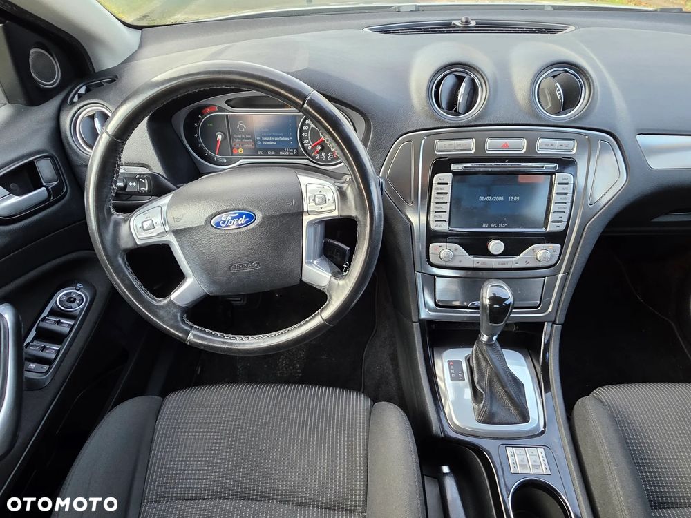 Ford Mondeo 2.3 Ghia - 23