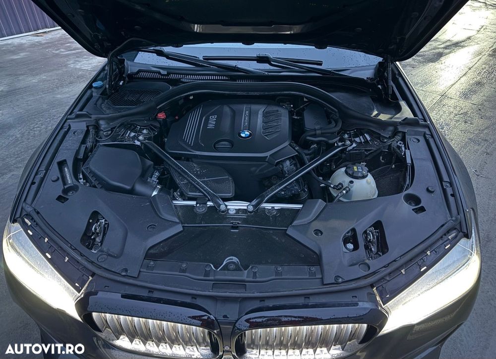 BMW Seria 5 520d Aut. Luxury Line - 7