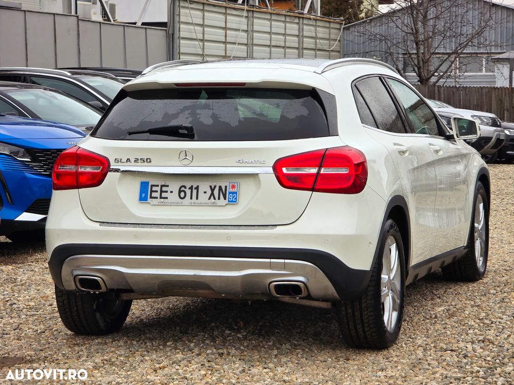 Mercedes-Benz GLA 250 4MATIC 7G-DCT AMG Line - 12
