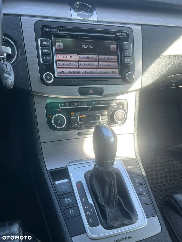 Volkswagen Passat 2.0 TDI DPF DSG 4Motion Highline - 8