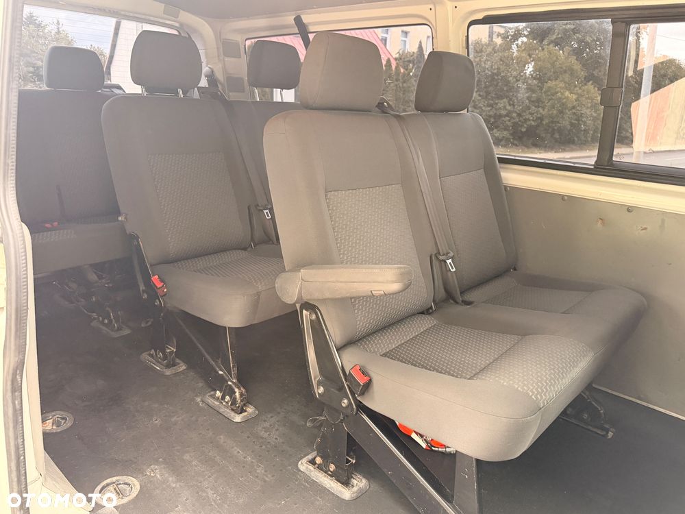 Volkswagen Transporter - 10