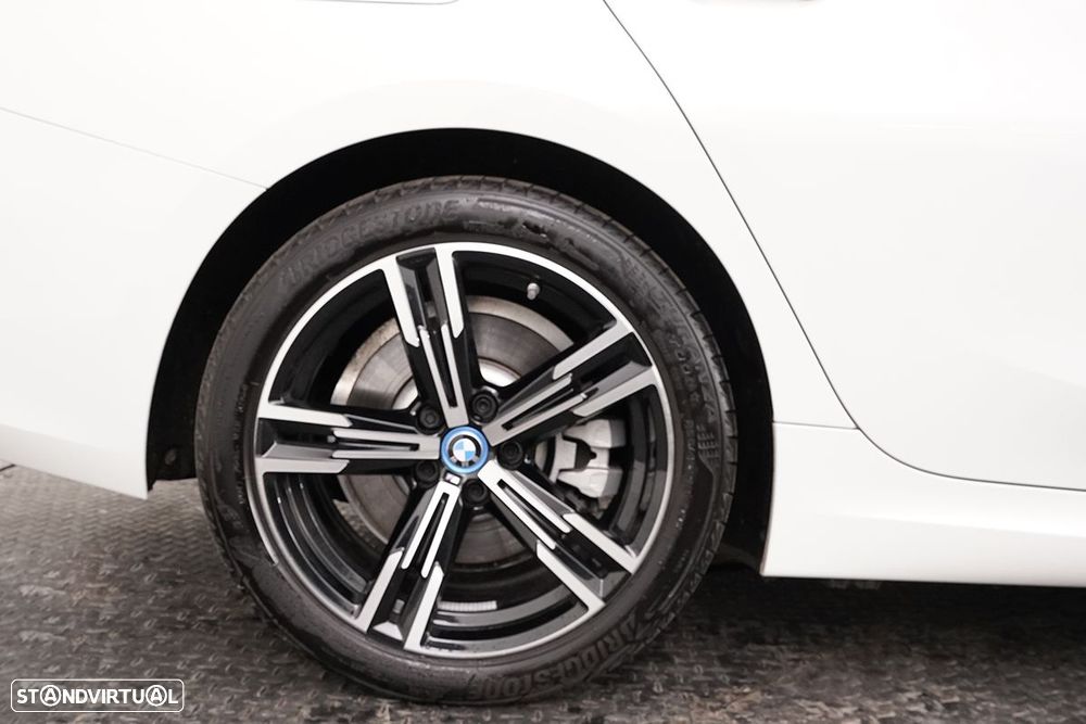 BMW 330 e Pack Desportivo M Auto - 5