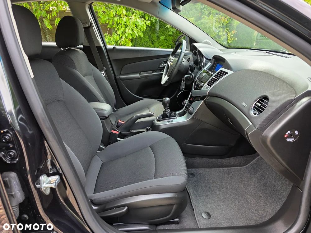 Chevrolet Cruze - 25