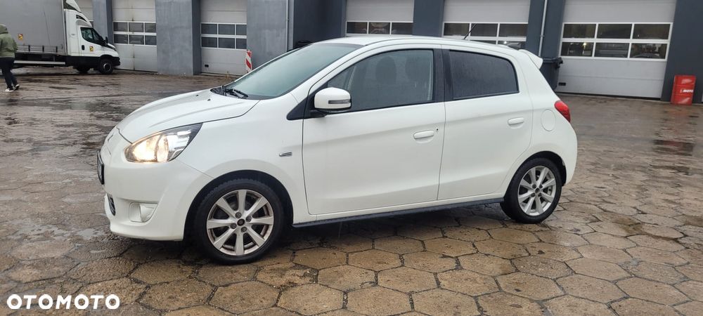 Mitsubishi Space Star 2015 photo 2