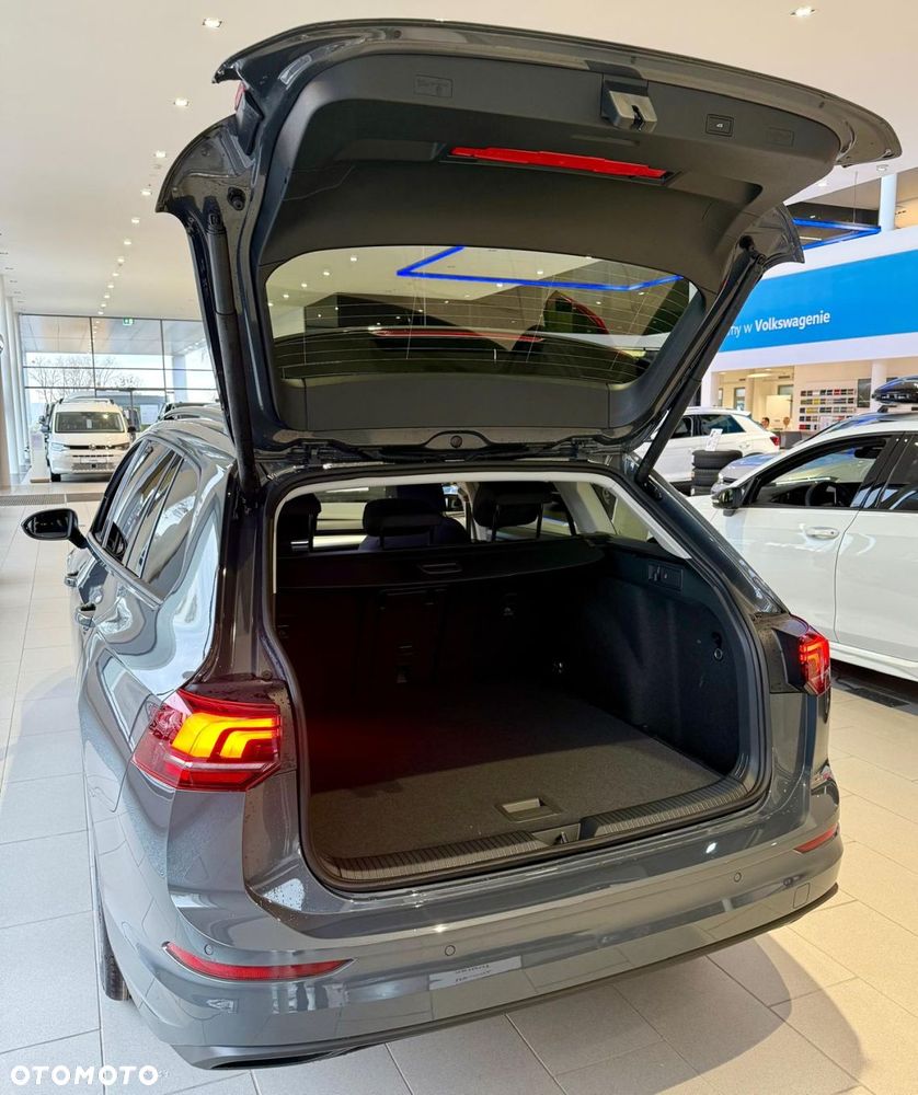 Volkswagen Golf - 8