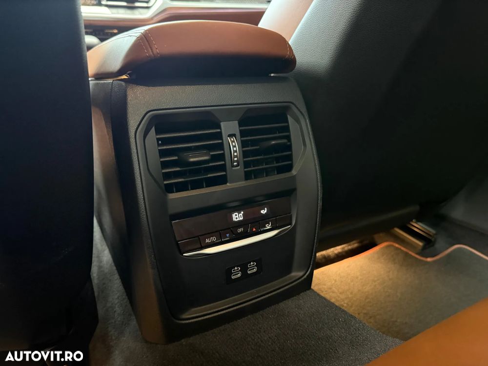 BMW M3 Competition xDrive AT - 33