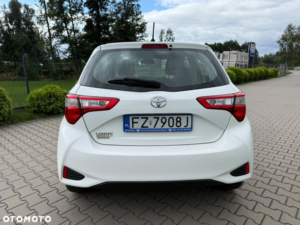 Toyota Yaris 1.0 Active EU6 - 9