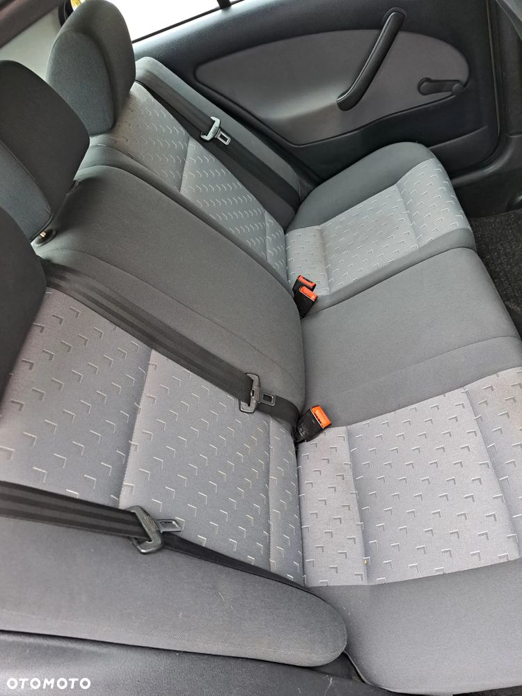 Skoda Octavia 1.6 Tour - 4